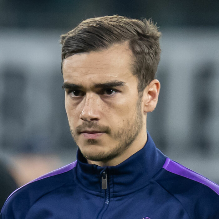 Harry Winks: The Midfield Maestro, 30