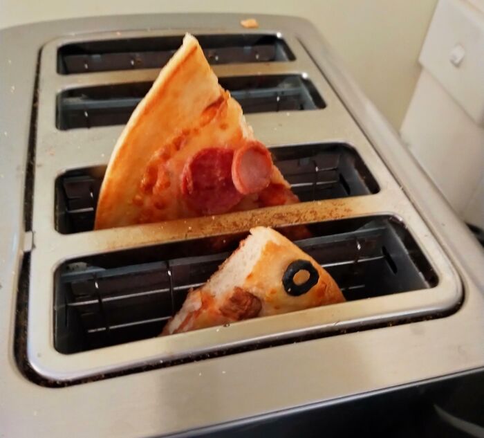 Reheat Pizza Without The Sog? Pop It In The Toaster, Genius!