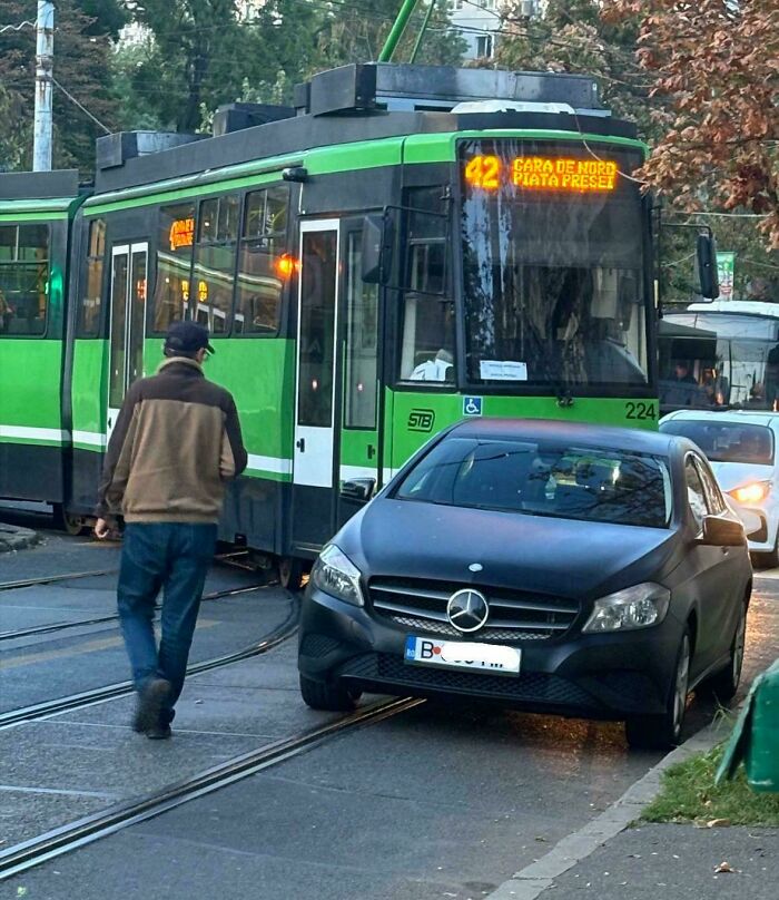 Parking on Tram Lines? Yeah, Let’s Pretend That’s Okay!