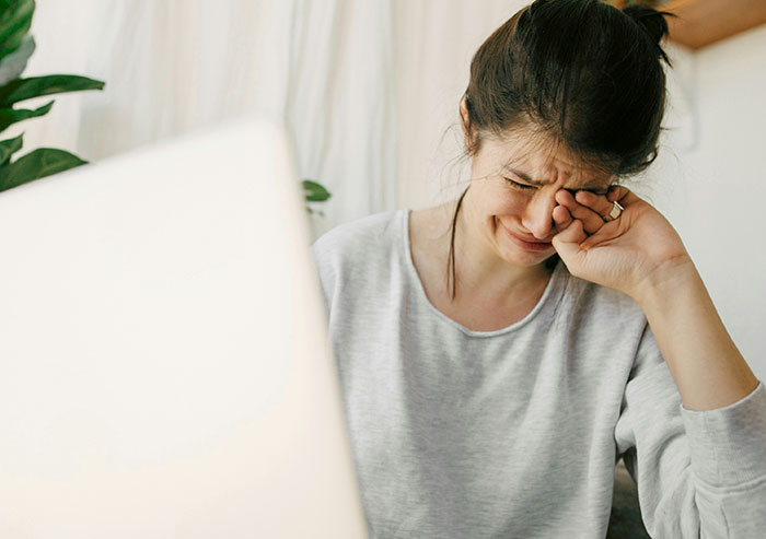 Wait, People Saw THIS On Someone Else’s Phone?!