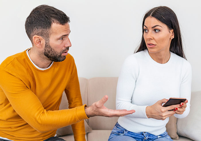 Wait, People Saw THIS On Someone Else’s Phone?!