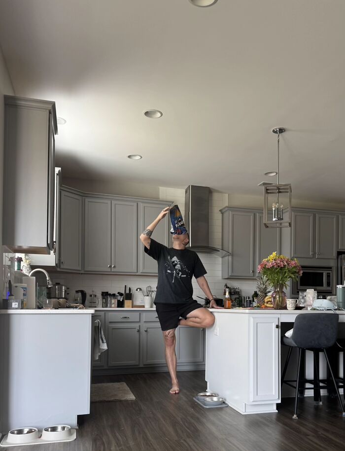 Wait Till You See These Men’s Weirdest Poses That Are Hilariously ‘Ick’