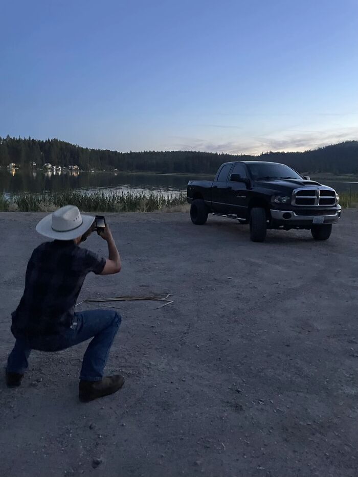 Wait Till You See These Men’s Weirdest Poses That Are Hilariously ‘Ick’