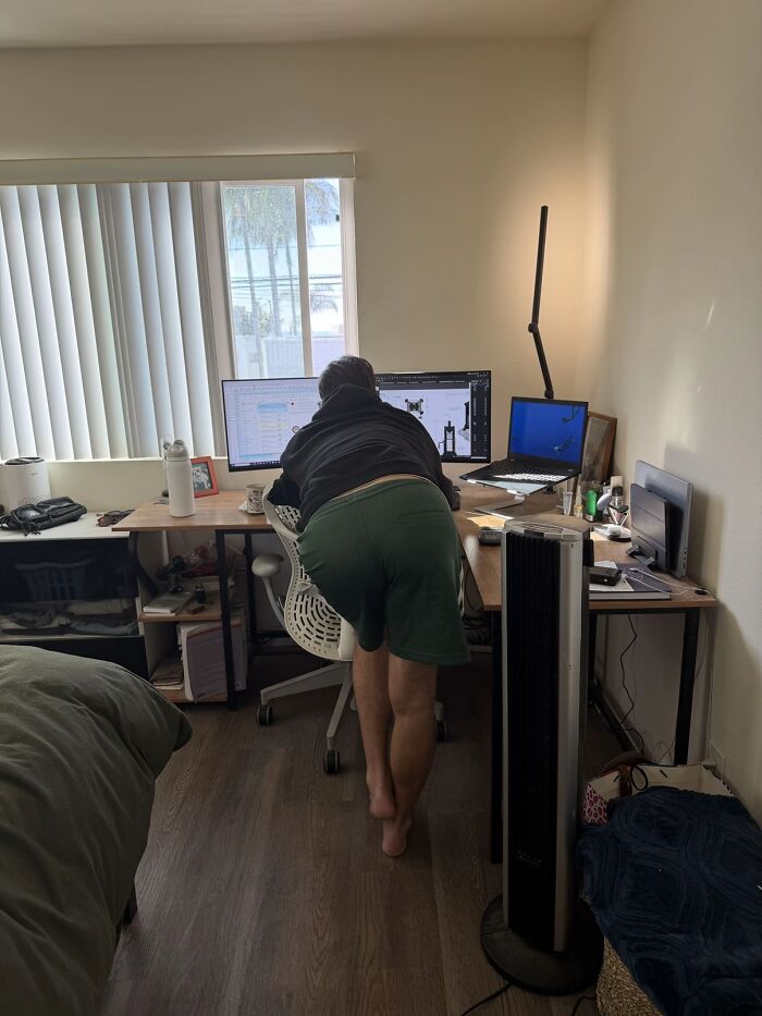 Wait Till You See These Men’s Weirdest Poses That Are Hilariously ‘Ick’