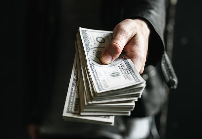 Wait, People Actually Did That?! 20 Wild Stories of ‘Friends’ That Shocked Us All