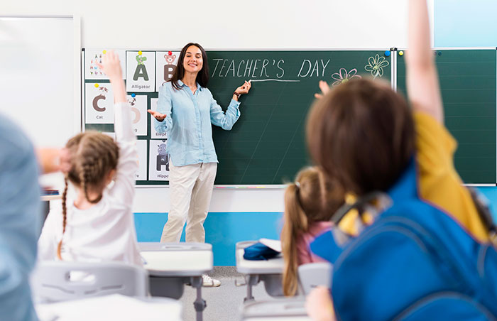 Wait, People Actually Did That?! 20 Wild Stories of ‘Friends’ That Shocked Us All