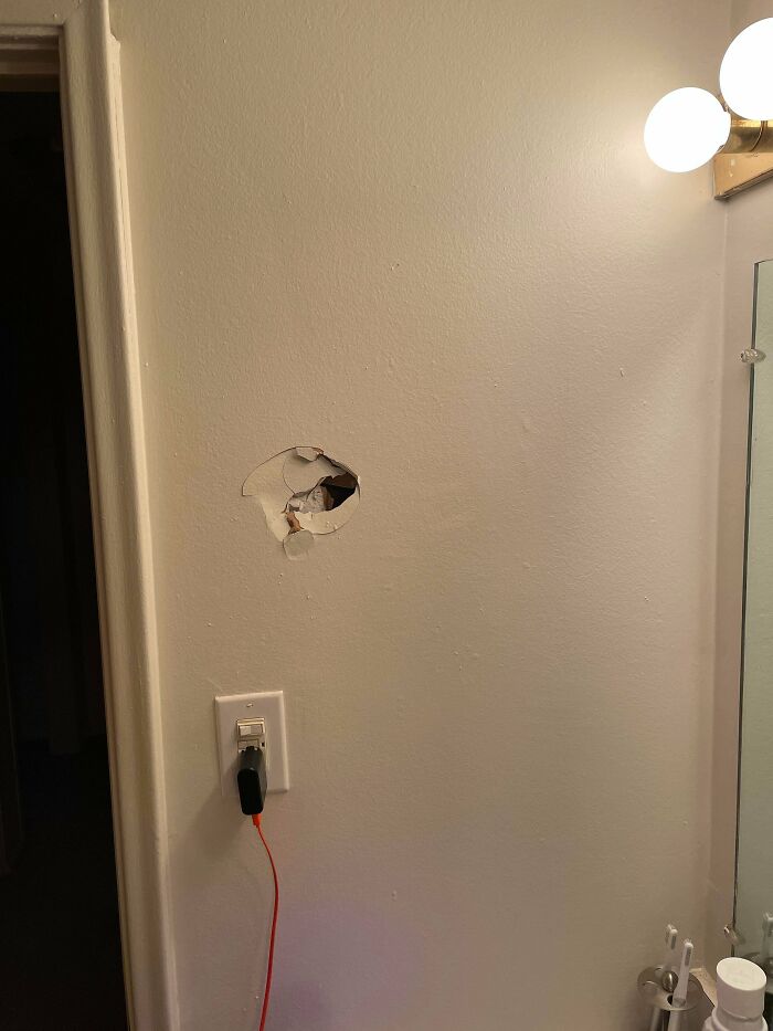 First Dates That Flopped So Hard, You'll Laugh (or Cringe!)