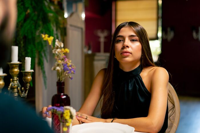 First Dates That Flopped So Hard, You'll Laugh (or Cringe!)