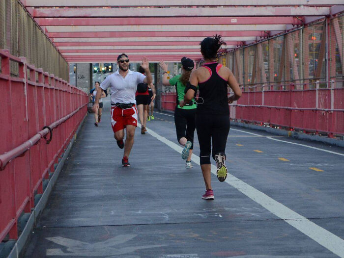 Get Ready to Smile: 35 Pics That Prove People Can Be Awesome!