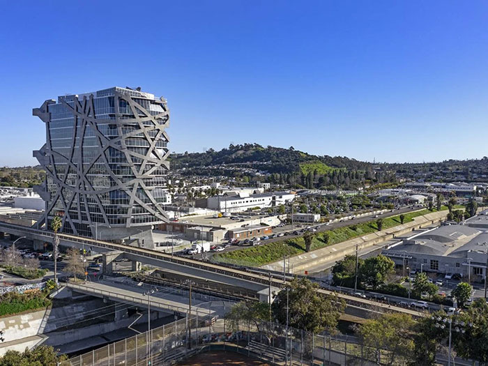 The Wrapper Office Building, CA: Ugly Up Close And Personal