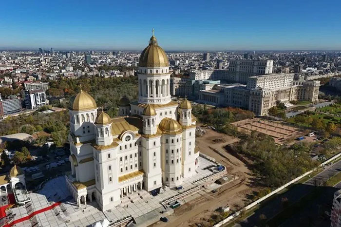 Bucharest’s Orthodox Cathedral: Huge, Golden, And Wrong