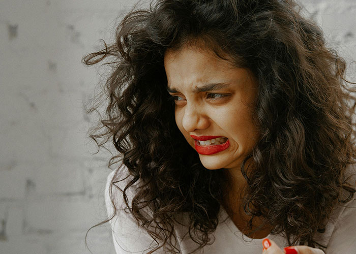 50 Hilariously Ridiculous ‘Ick’ Moments That Made Love Disappear