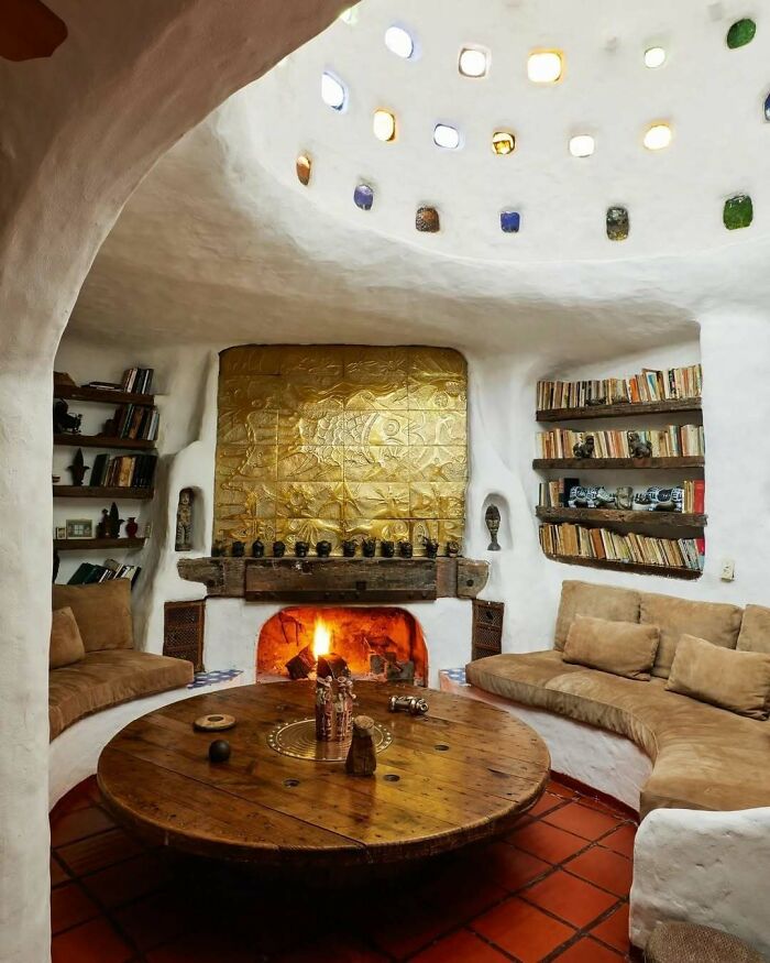 This Argentinian Home Looks Like Daleks Invaded... And We’re Totally Here For It