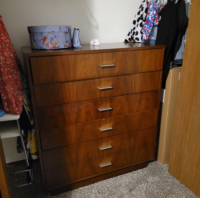 51 Dumpster Treasures That’ll Make You Say, 'Wait, That’s Trash?'