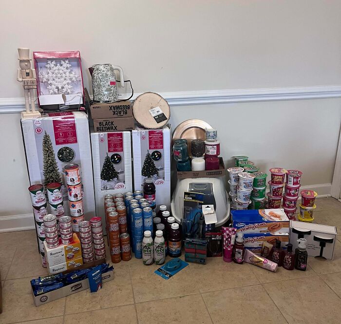 51 Dumpster Treasures That’ll Make You Say, 'Wait, That’s Trash?'