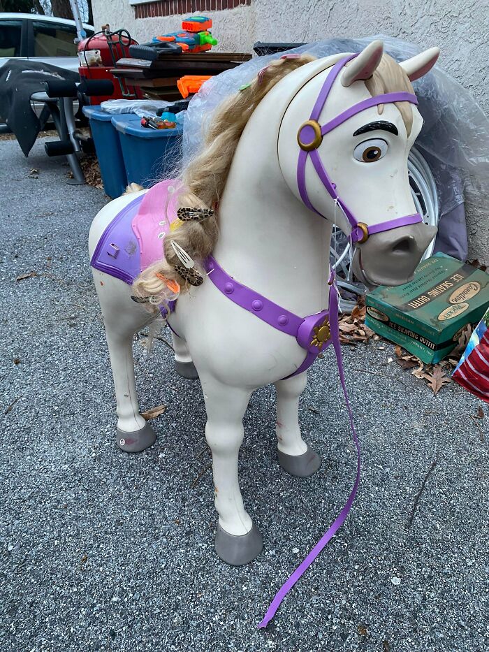 51 Dumpster Treasures That’ll Make You Say, 'Wait, That’s Trash?'