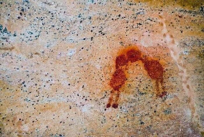 A 12,000-Year-Old Rock Painting Called 'The Kiss' Because It’s Sweet AF