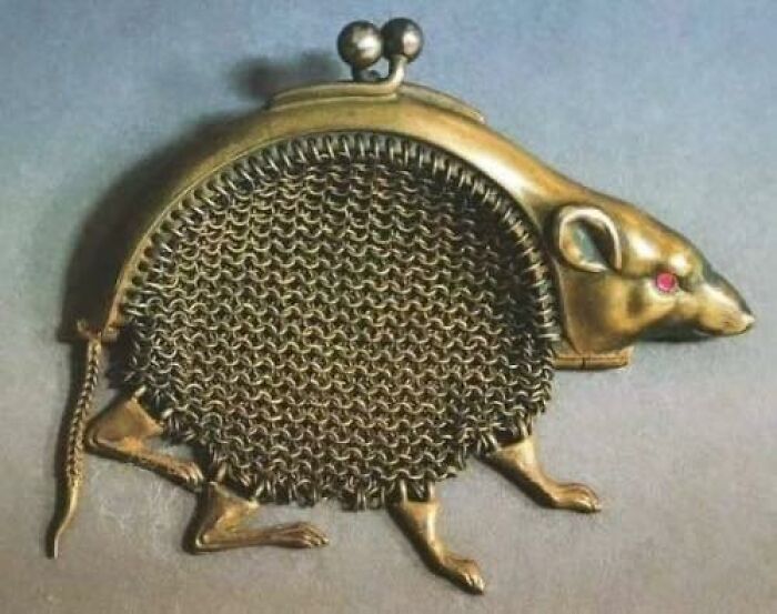 A Rat Shaped Coin Purse From the 1900s—The Original Sneaky Wallet