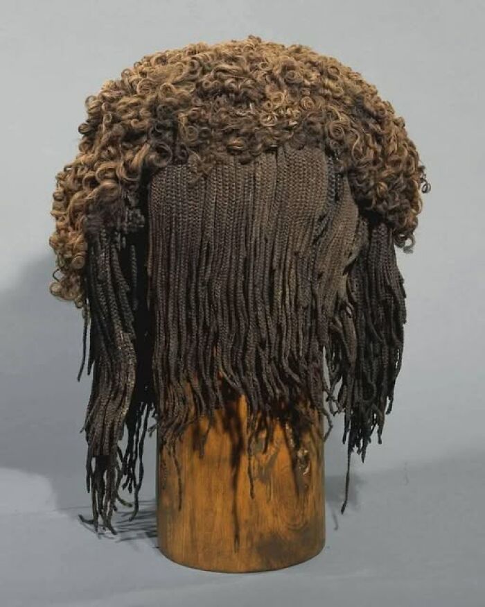 An Ancient Egyptian Wig That’s Basically the OG Hair Goals