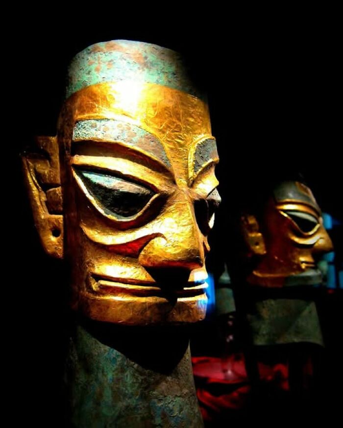 A Head From Sanxingdui Featuring a Gold Mask – Ancient Chinese Art That’s Uniquely Not Chinese