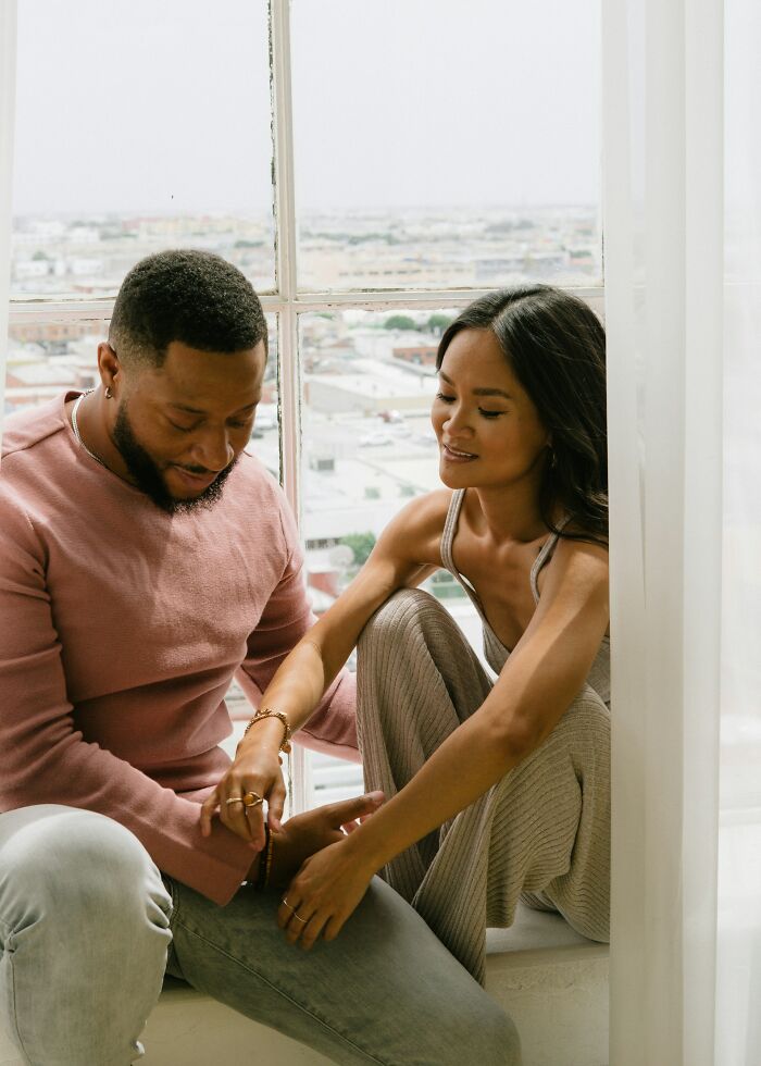 Why Do Married Women Keep Their Own Last Names? We Got 34 Hilariously Honest Answers