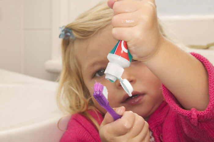 Squeezing Toothpaste: Bottom or Middle? The War Rages