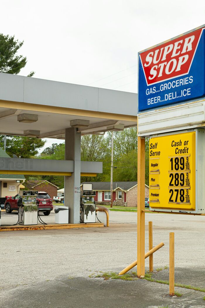 48 Jaw-Dropping Things People Heard Casually That Make You Go "Wait, What?!"