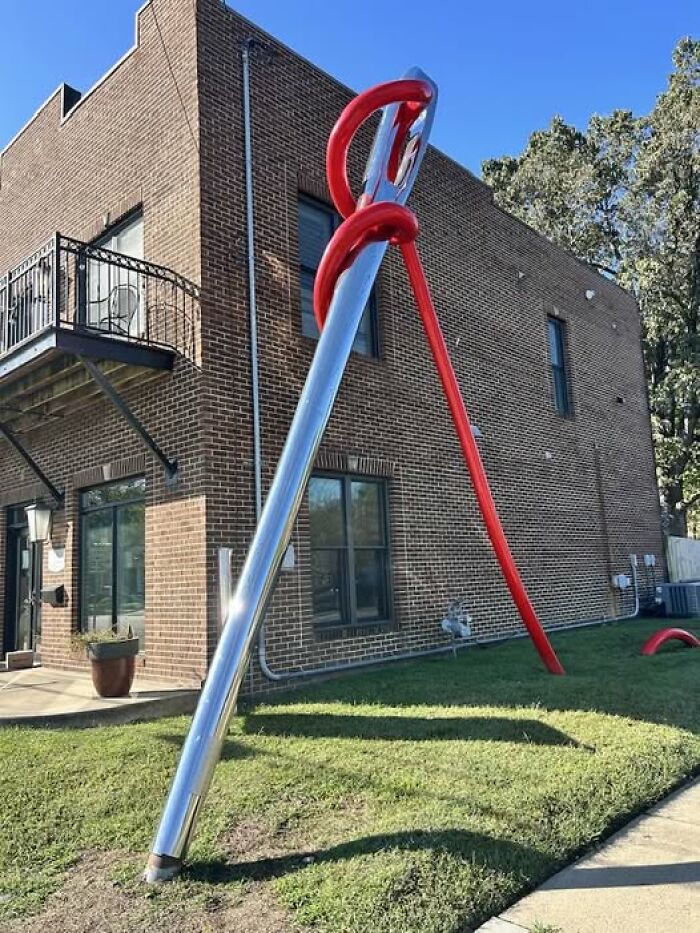 Paducah KY: What’s Up With This Giant Thing?