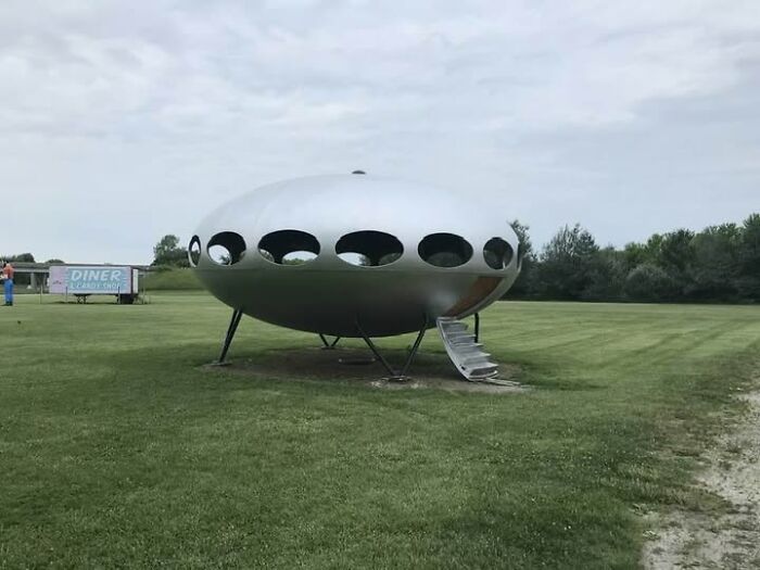 Livingston Illinois: Big and Bold