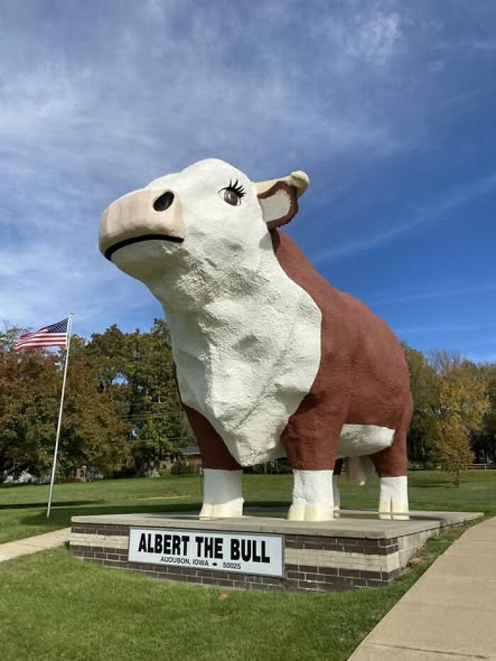 Albert The Bull: This Bull’s Gotta Be the Biggest in The World (Audubon, Iowa)