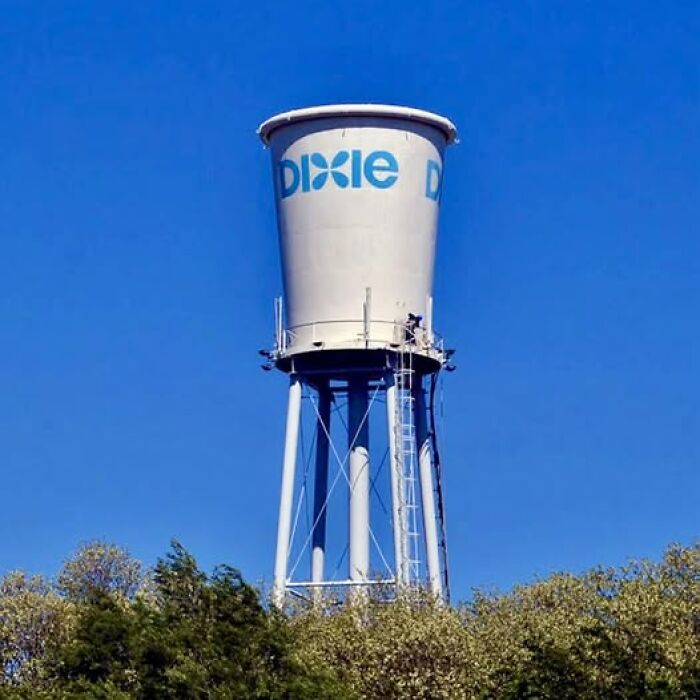 Dixie Cup Water Tower: Yep, It Really Looks Like a Giant Dixie Cup! (Lexington, Kentucky)