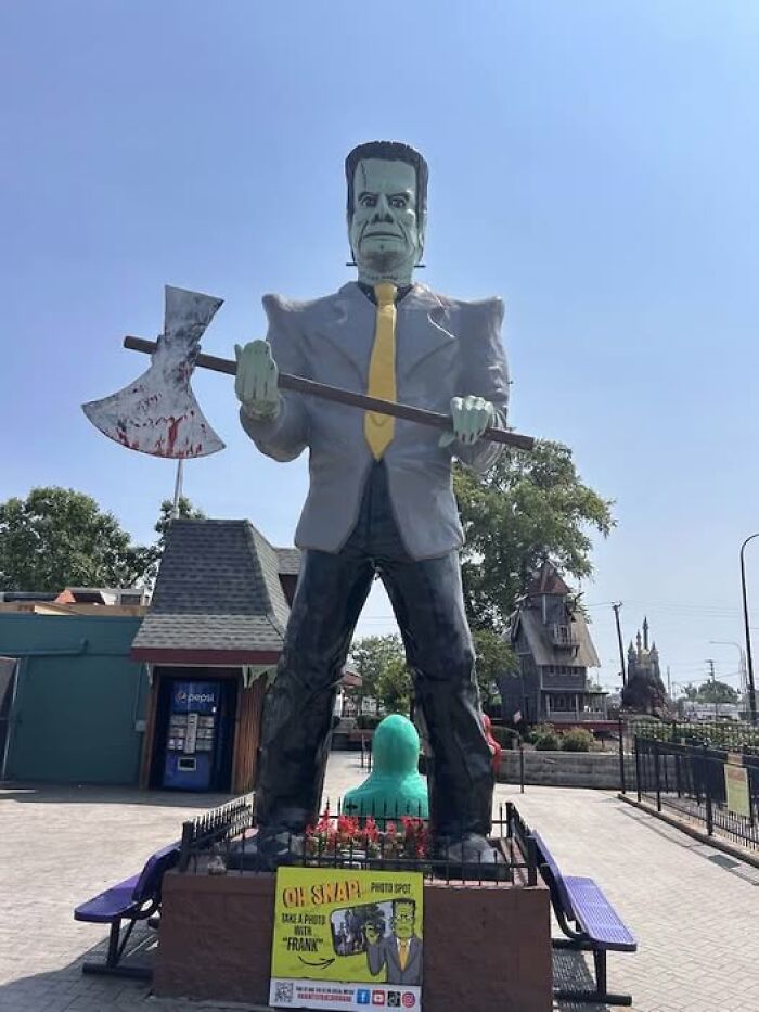 Chicago Illinois: Big City, Bigger Roadside Wonders