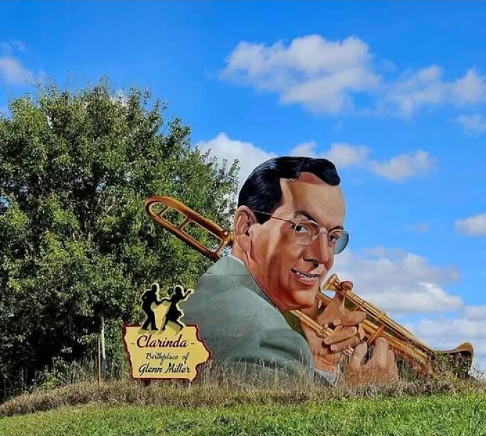 Wait, People Actually Made These Giant Roadside Weirdos?!