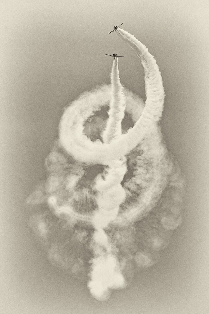 "Corkscrew" — Daredevil Flying Skills