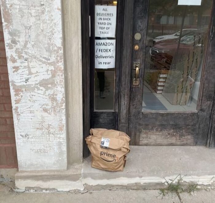 My Delivery Confirmation Photo Had a Vanishing Bag Trick