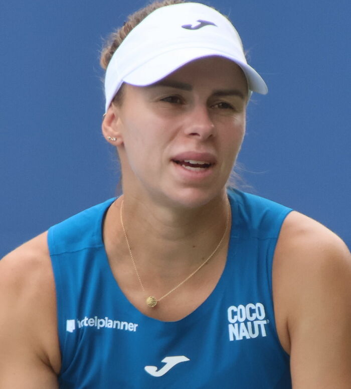 Magda Linette: Tennis Pro on a Budget Adventure