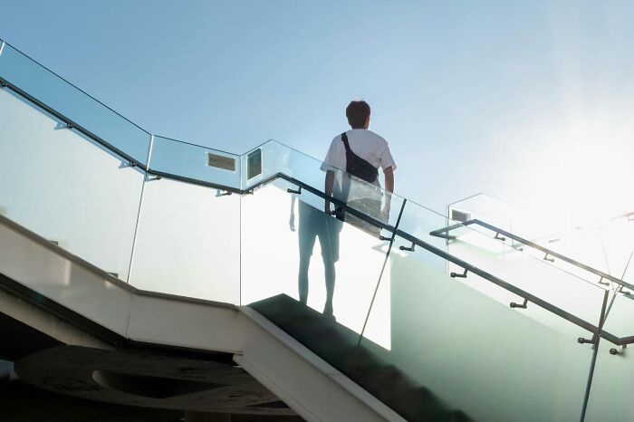 Wait, Street Photos Can Be This Weird?! 30 Wild Coincidences By Edas Wong