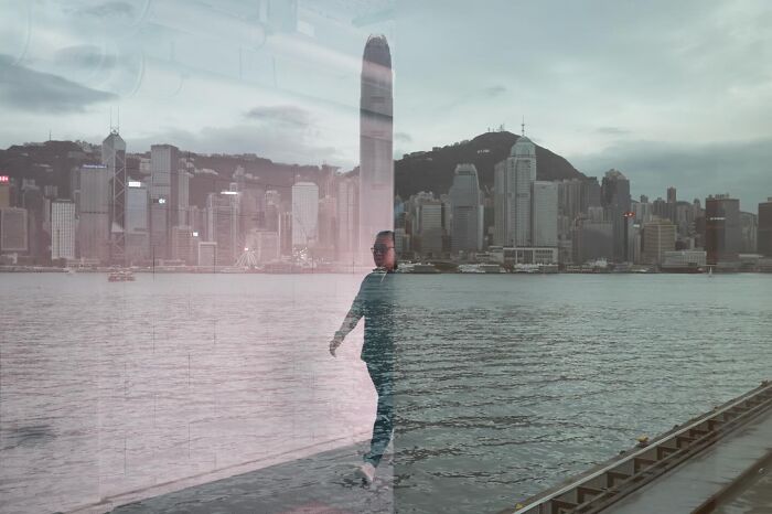 Wait, Street Photos Can Be This Weird?! 30 Wild Coincidences By Edas Wong