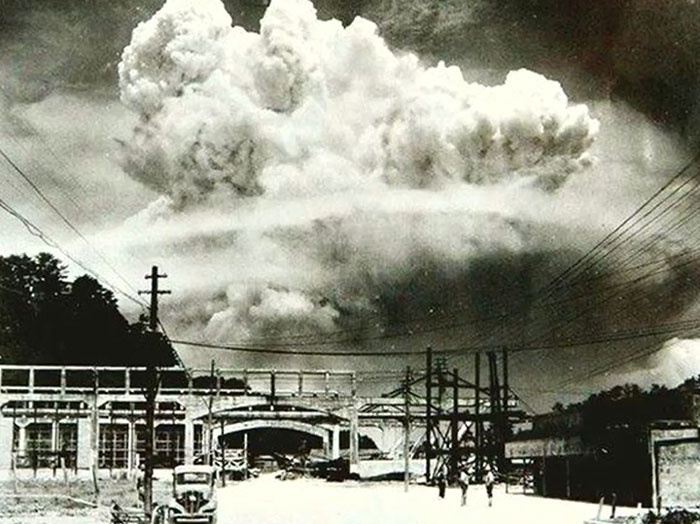 Nagasaki, 20 Minutes After the Big Boom (1945)
