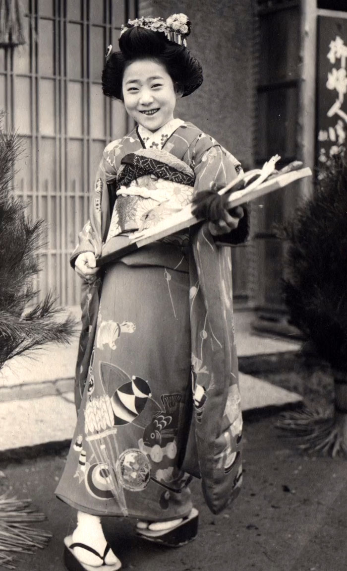 Smiling in Style: A New Year’s Day in Japan, 1914