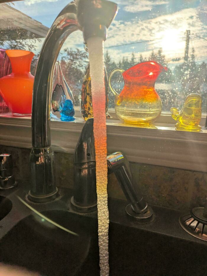 Sunlight Played Wizard and Made This Jug’s Water Look Epic