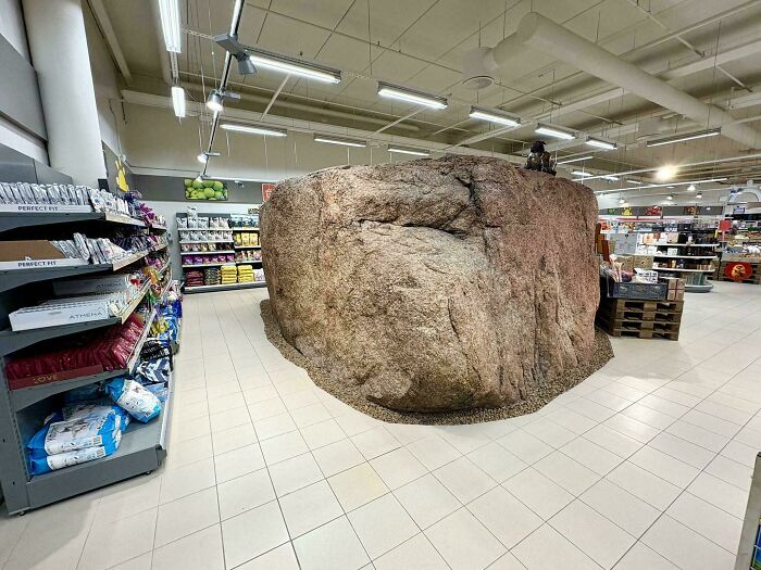A 10,000-Year-Old Boulder Just Hanging Out Inside an Estonian Supermarket