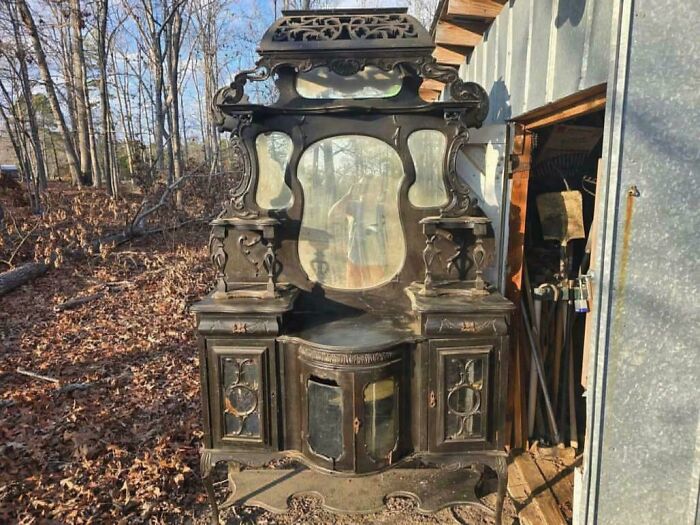 Wait, They Actually Took Photos Inside These Abandoned Places?!