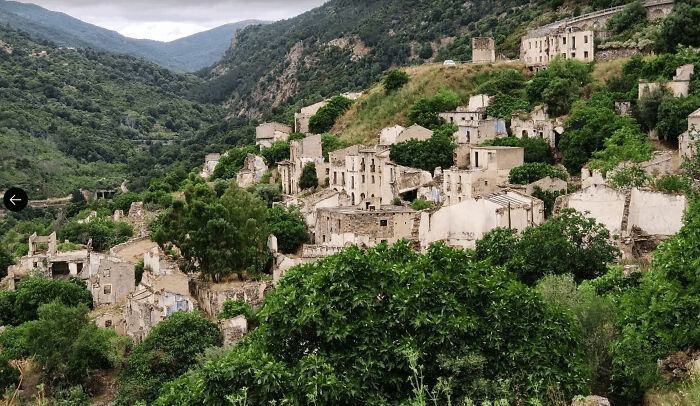 Wait, They Actually Took Photos Inside These Abandoned Places?!