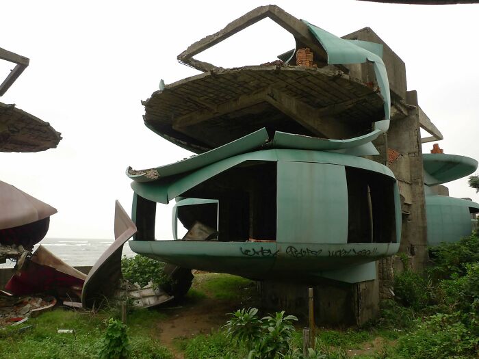 Wait, They Actually Took Photos Inside These Abandoned Places?!