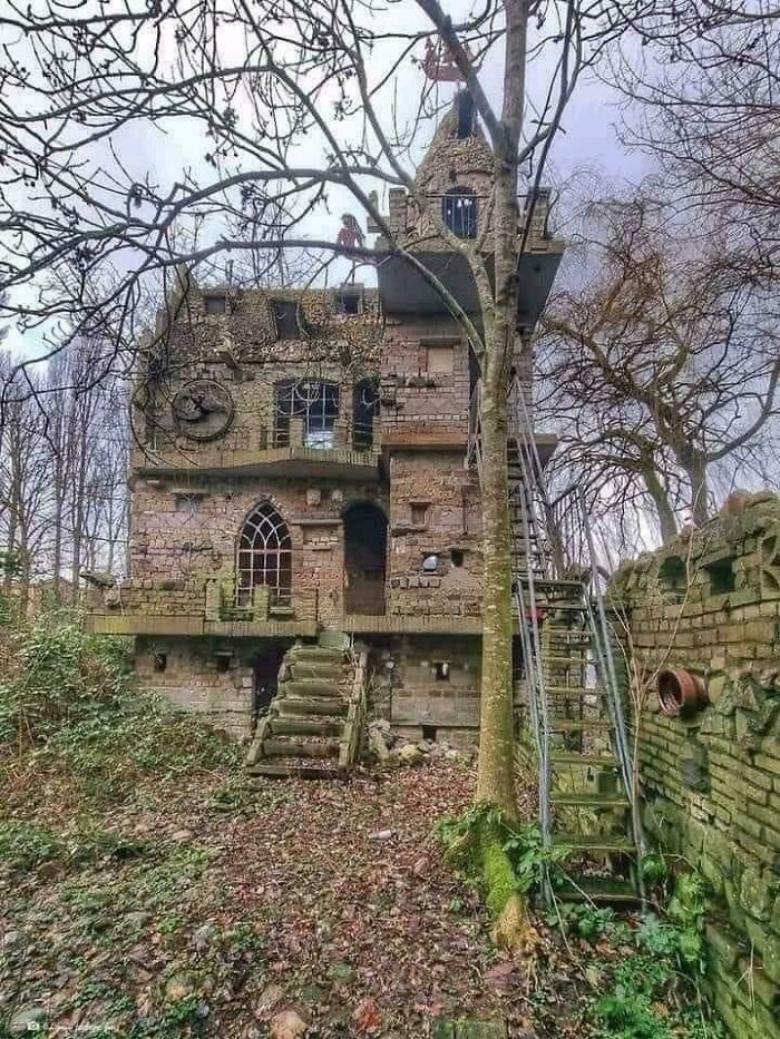 Wait, They Actually Took Photos Inside These Abandoned Places?!