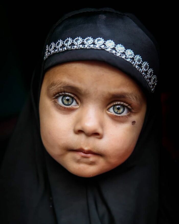 21 Stunning Shots of Rare Light Eyes in Bangladesh That Will Make You Go Whoa