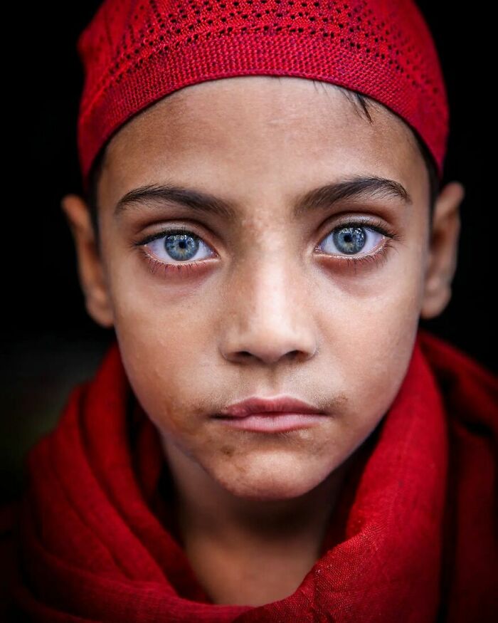 21 Stunning Shots of Rare Light Eyes in Bangladesh That Will Make You Go Whoa