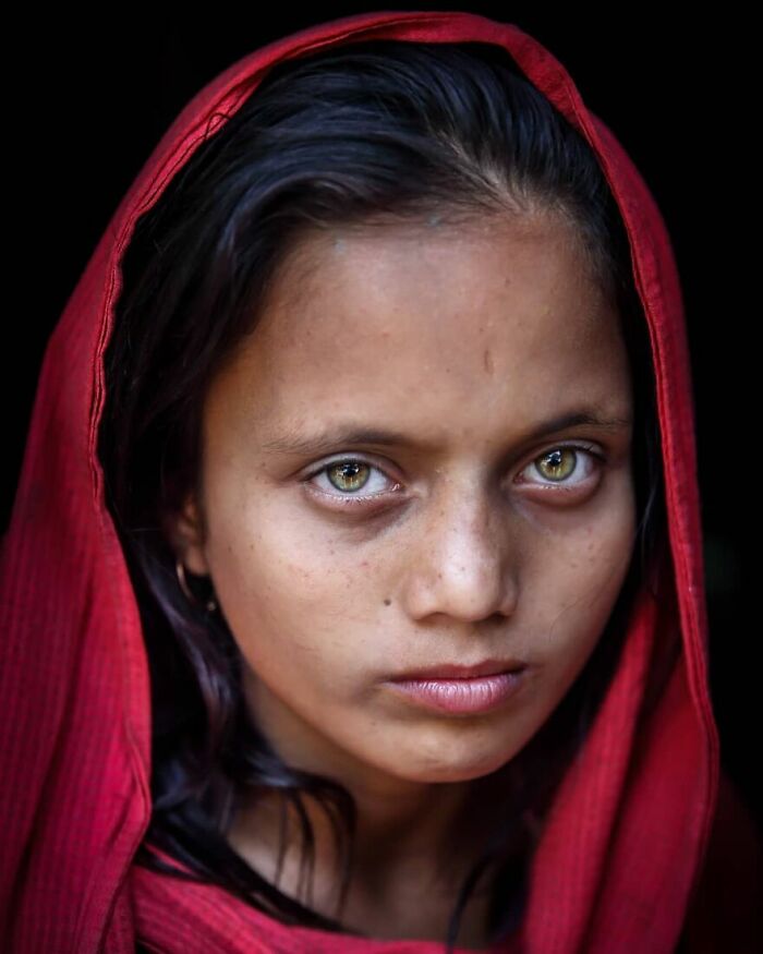 21 Stunning Shots of Rare Light Eyes in Bangladesh That Will Make You Go Whoa