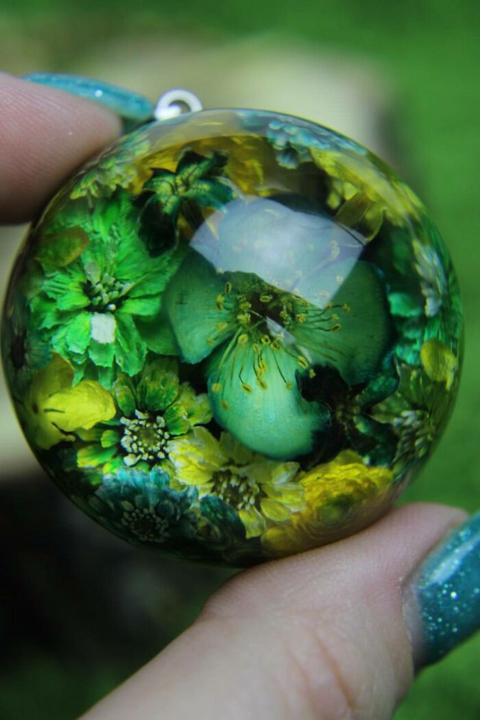 Wait, This Artist Turned Tiny Forest Bits Into Mind-Blowing Optical Art?